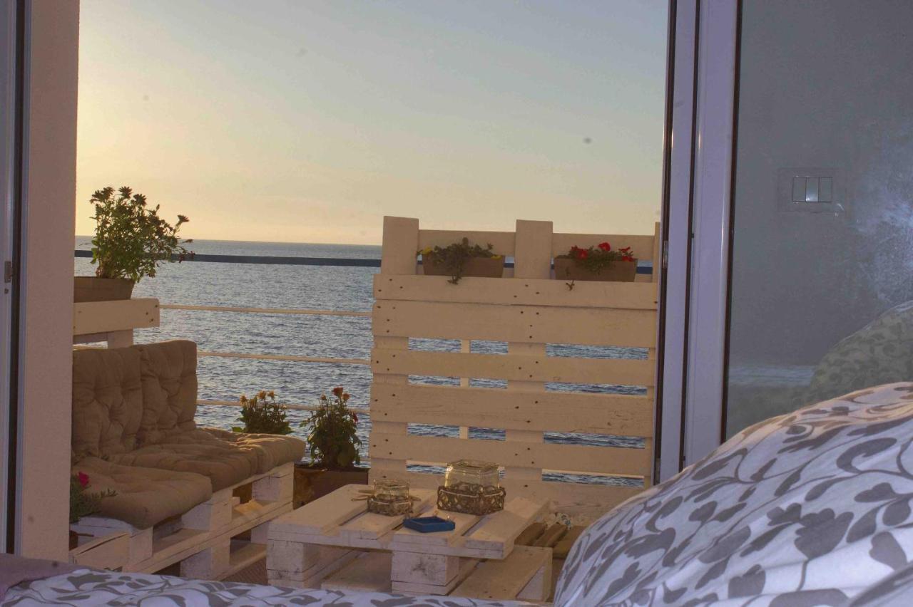 Готель Sea View Life Каріні Екстер'єр фото