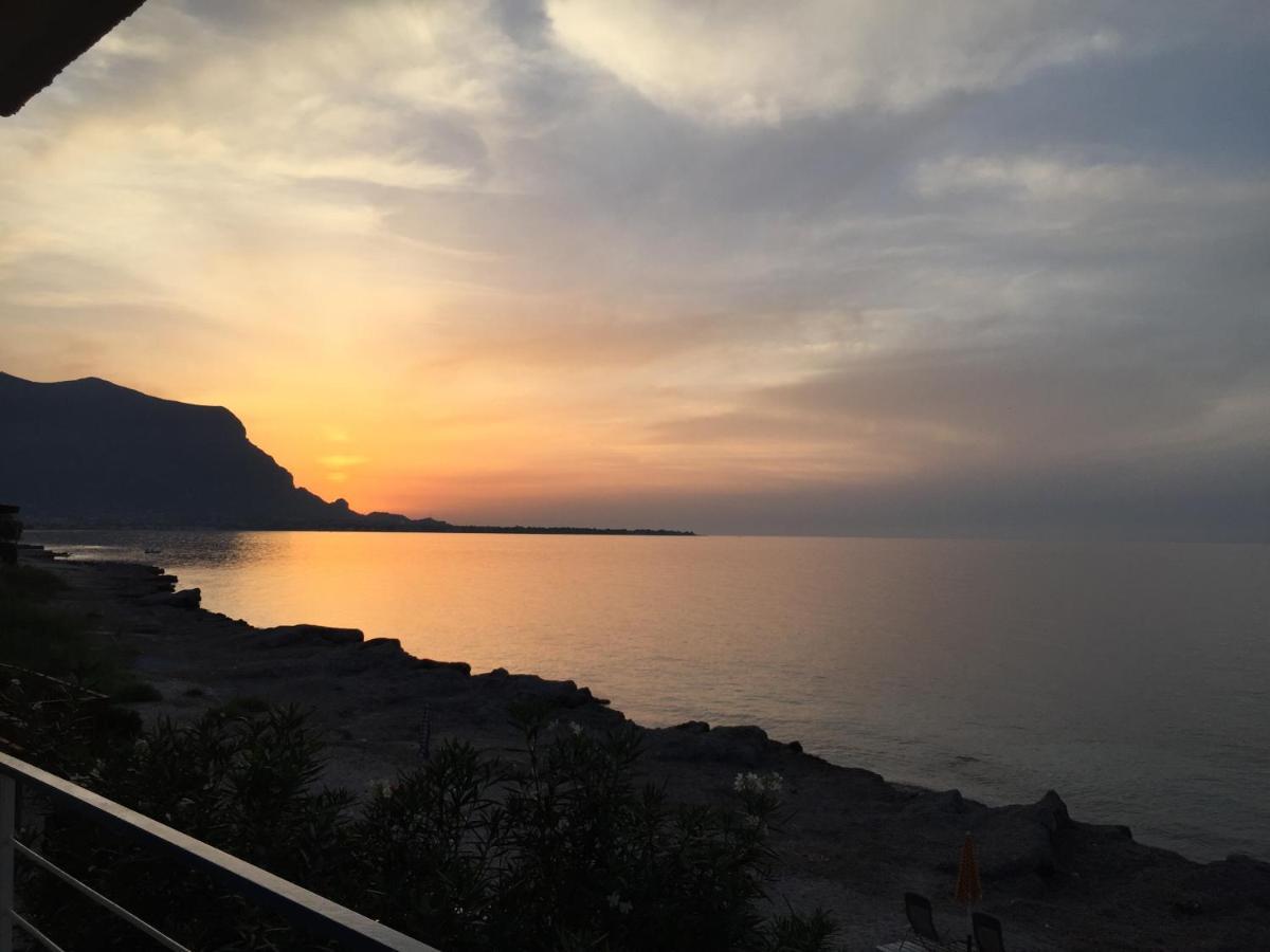 Готель Sea View Life Каріні Екстер'єр фото