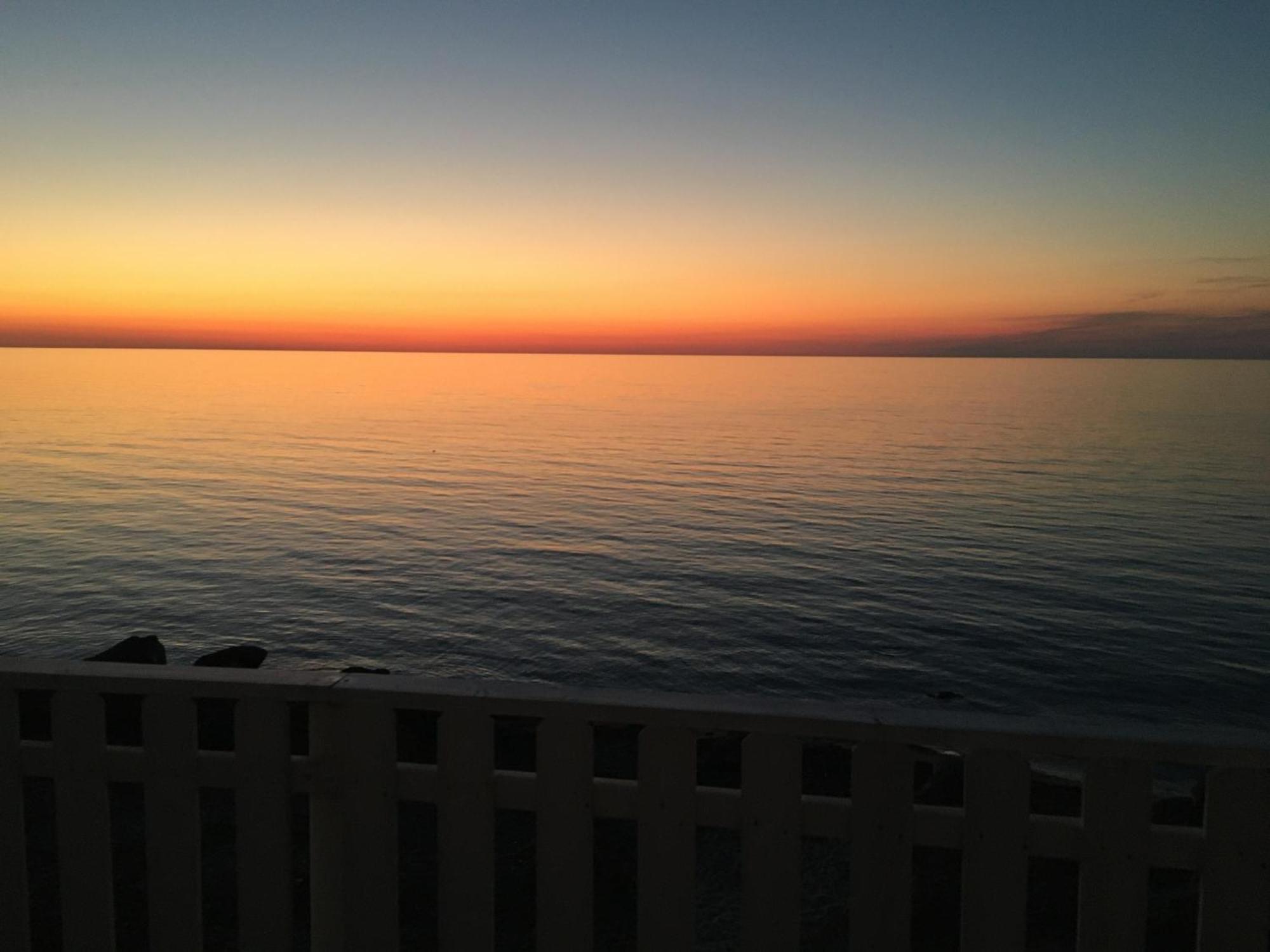 Готель Sea View Life Каріні Екстер'єр фото